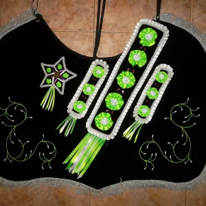 Conjunt blanc, verd i lila